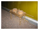 Модель стола хлебов предложений в святилище скинии.