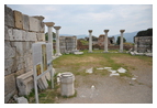 Вид на развалины храма