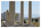 Храм Афины: восстановленные колонны (другой ракурс)