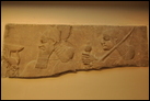 Царь Ашурнацирпал II, за которым следует телохранитель. Нимруд, ок. 865-860 гг. до Р.Х. Британский музей. ANE 118928.