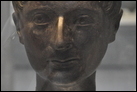 Скульптура головы молодого жреца. Бронза, Рим, ок. 120 г. по Р.Х. Британский музей. GR 1824.4-70.10. Фрагмент статуи. Найден около Смирны (Измир, Турция).