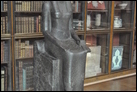 Львиноголовая статуя богини исцеления Сехмет. Черный гранодиорит, Египет, 1370 г. до Р.Х. Британский музей. Инв. номер не указан в экспозиции музея. Статуя, вероятно, найдена при раскопках, проводившихся в храме богини Мут возле Карнака.