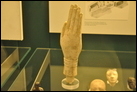 Рука. Слоновая кость, храм Фосс из Лахиша, 1400-1200 гг. до Р.Х. Британский музей. WA 1980-12-14.12036. Возможно, была частью культовой статуи храма.
