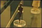 Статуэтка мужчины. Бронза, храм Фосс из Лахиша, 1400-1200 гг. до Р.Х. Британский музей. WA 1980-12-14.12012. Изначально выполнена в форме мужчины-инвалида.