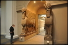 Крылатые быки с человеческими головами. Нимруд, ок. 865-860 гг. до Р.Х. Британский музей. WA 118872, WA 118873. Эти духи-хранители сторожили вход в помещение покоев царя.