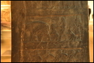 Черный обелиск Салманасара III. Сторона С. Рельеф 3. "Самки [индийских] слонов, самки макак, обезьян" из Мусри.