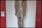 Статуя Птолемея II (285-246 г. до Р.Х.). Гранит, из Египта (найдена в Риме), ок. 285-246 гг. до Р.Х.  Григорианский египетский музей. 22682. Сын Птолемея I Сотера и Береники.
