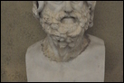Бюст мужчины. 1-я пол. II в. до Р.Х. Рим, Музей Киарамонти. Инв. 1270. Голова на современном бюсте считалась раньше изображением Посейдона, но, скорее всего, она является ранней имперской копией изображения греческого философа.