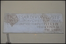 Надпись императора Тиберия. 27-28 гг. по Р.Х. Рим, Музей Киарамонти. Инв. 1694. Эта надпись говорит об акте эвергетизма (добровольного дарения) от Тиберия городу Вейи.