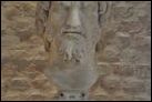 Портрет дакийца.  Мрамор. II в. по Р.Х. Берлинский Новый музей. SK 461.  Изображения колонны Траяна в Риме позволяют понять, что это — портрет дакийца.