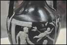 Портландская ваза. Стекло, Рим, ок. 15 г. до Р.Х. - 25 г. по Р.Х. Британский музей. GR 1945.9-27.1. Портлендская ваза — один из лучших сохранившихся образцов римского стекла, названный в честь герцогов портлендских, владевших им с 1785 по 1945 гг. Изготовлена с помощью особой техники, при которой сосуды, иногда выдувные, иногда литые, создаются с двумя слоями стекла. Внешний слой (обычно белый) вырезается из нижнего темного слоя (обычно синего) для создания декоративных сцен и узоров.