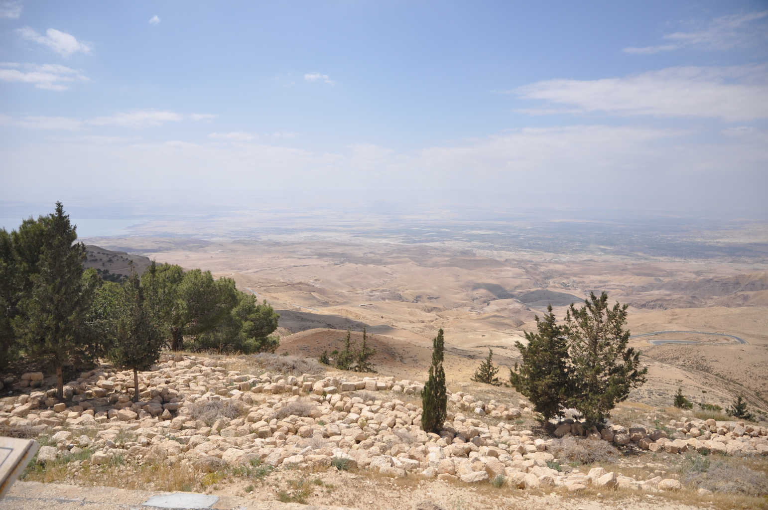 Вид с г. Нево на землю Обетованную: направление на Иерусалим